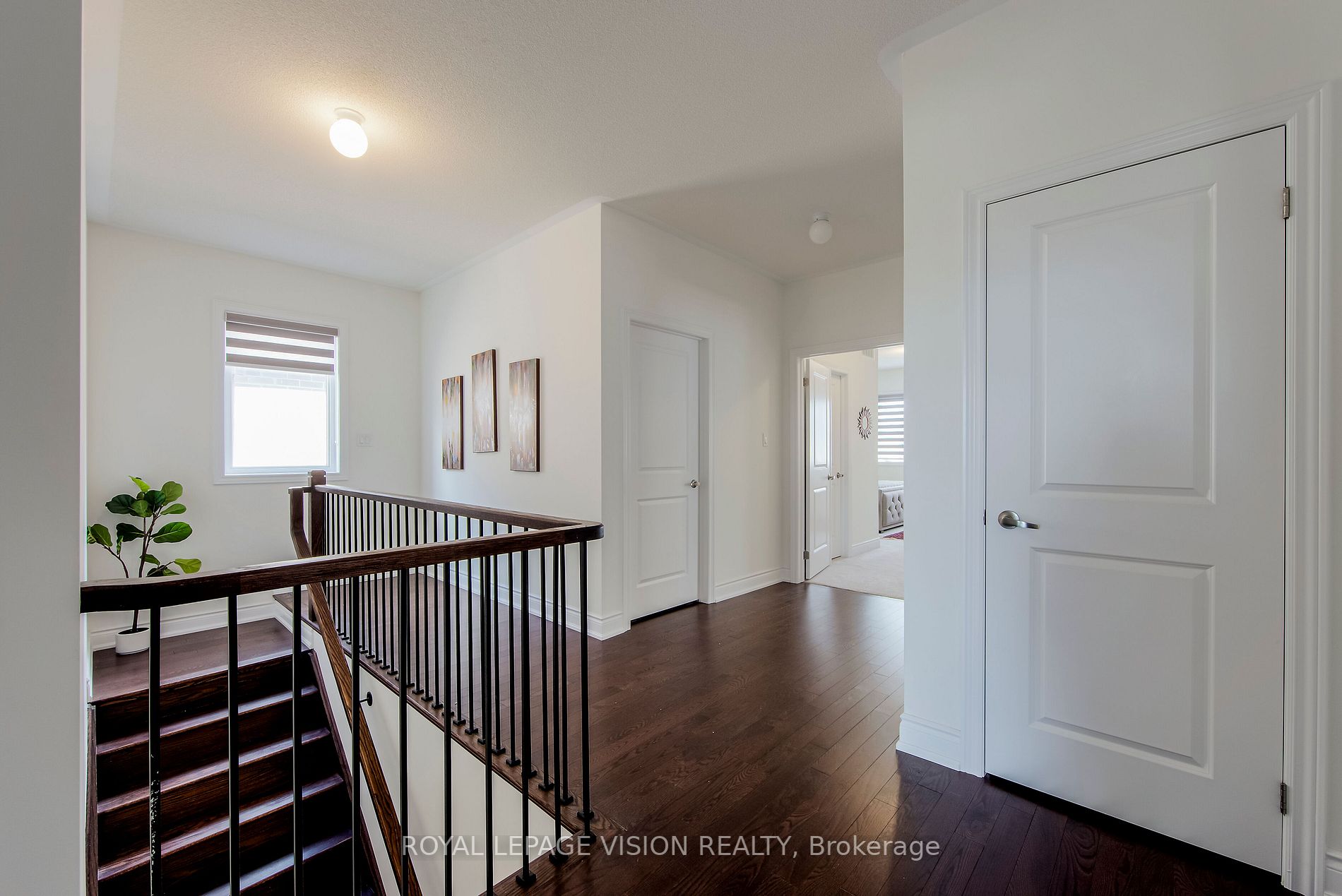 14 Lowell Cres