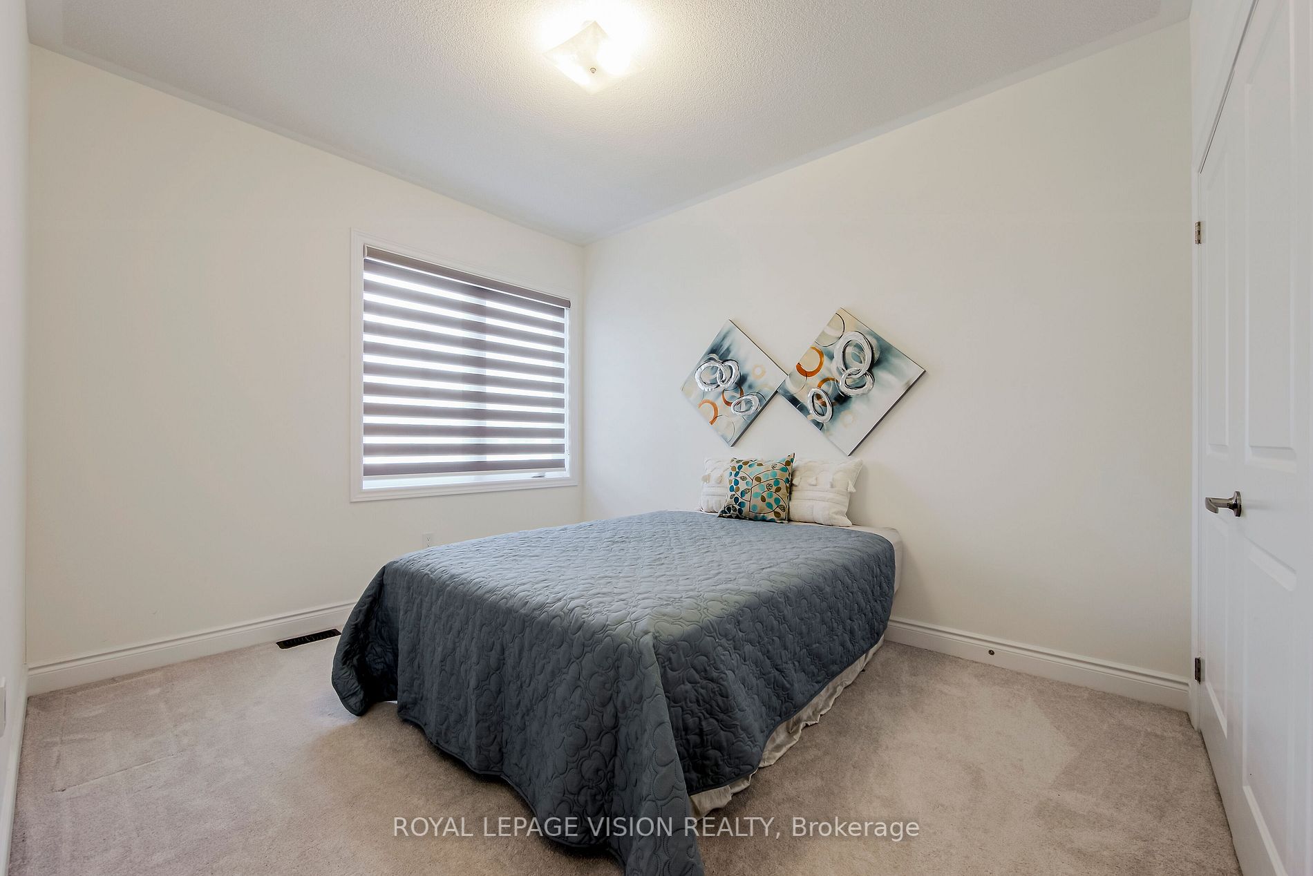 14 Lowell Cres