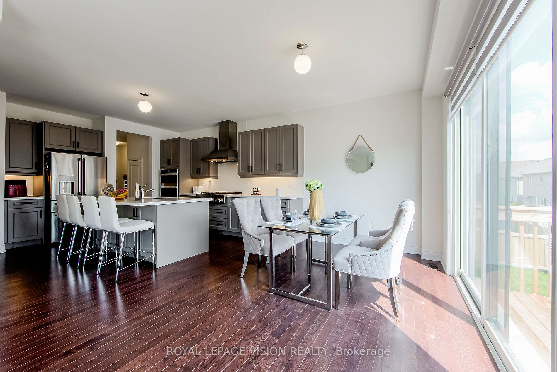 14 Lowell Cres