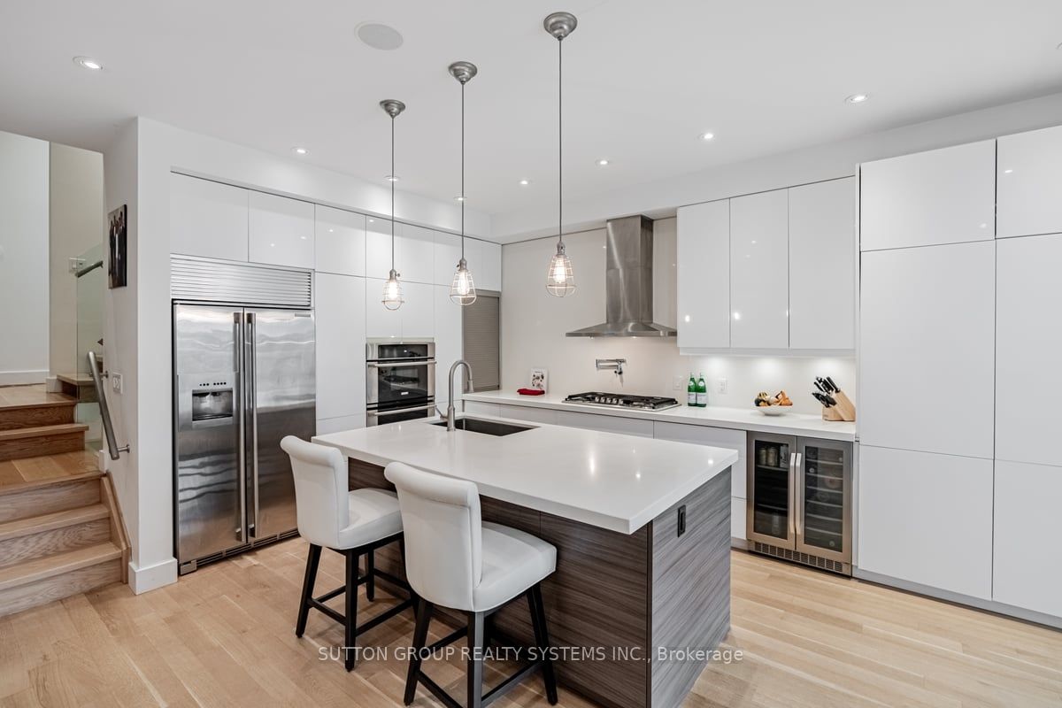 33 Ostend Ave
