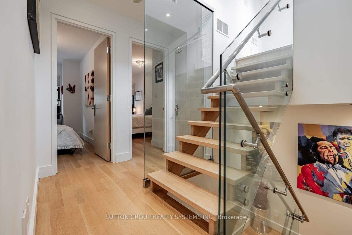 33 Ostend Ave