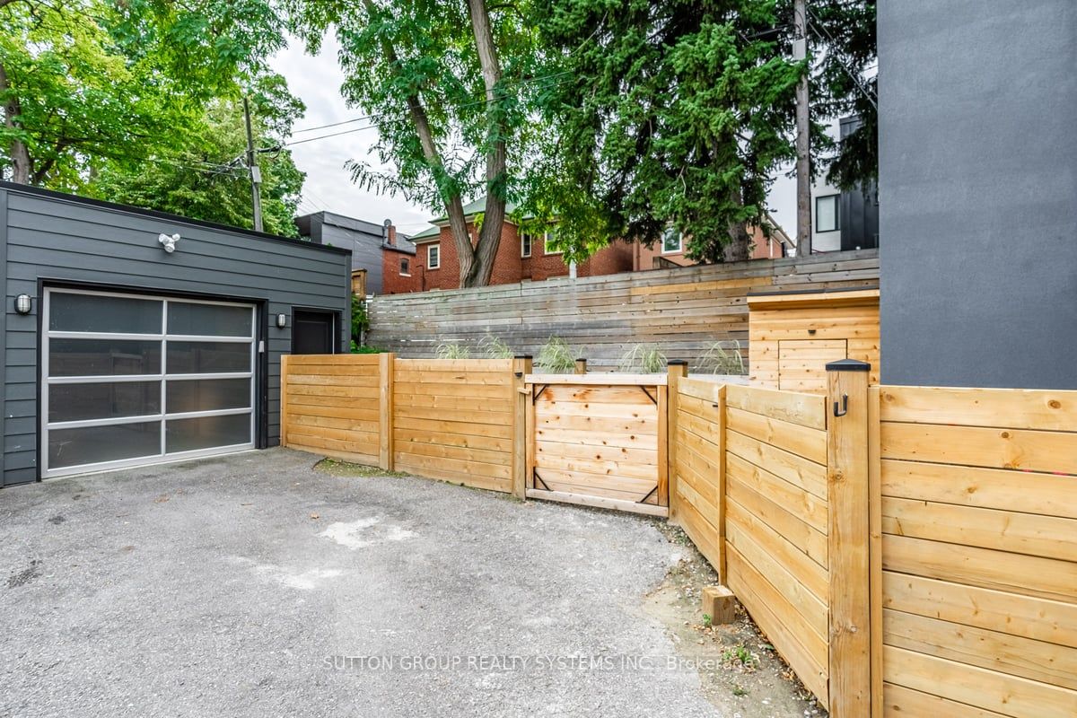 33 Ostend Ave