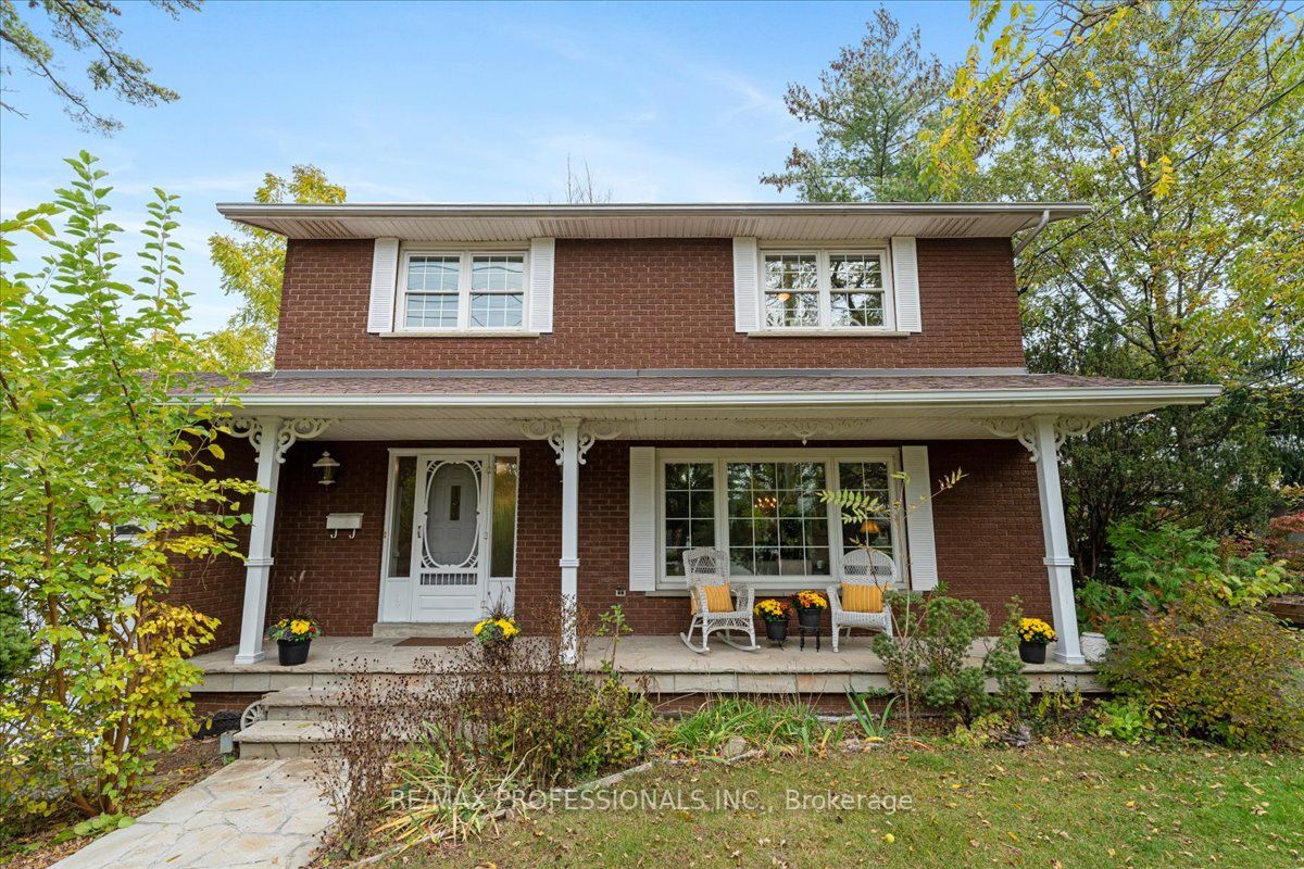 929 Clarkson Rd S