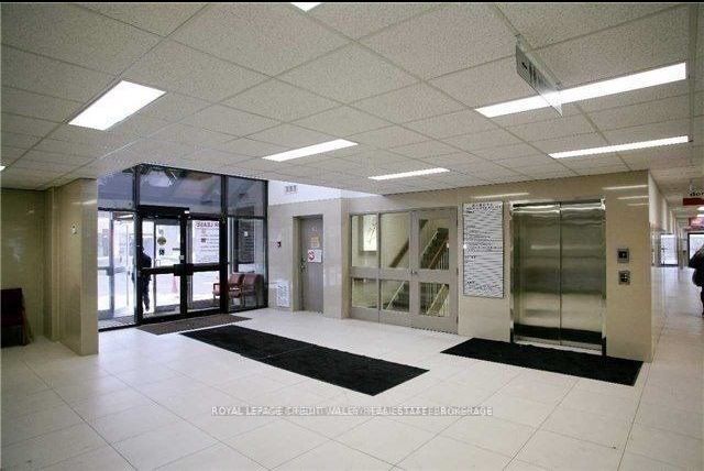 164 Queen St E, #B109