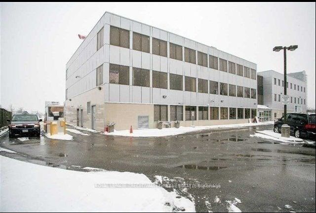 164 Queen St E, #B109