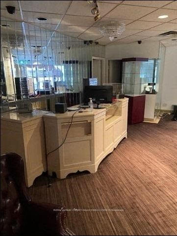164 Queen St E, #106 B