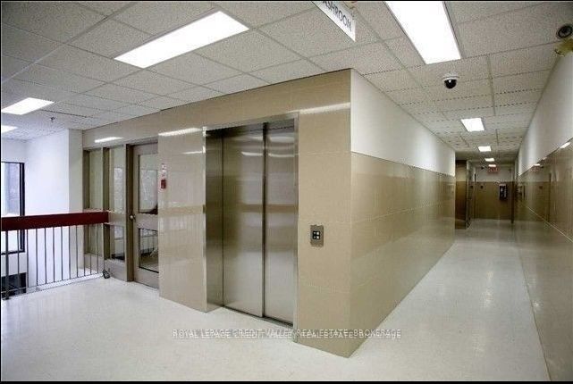 164 Queen St E, #106 B