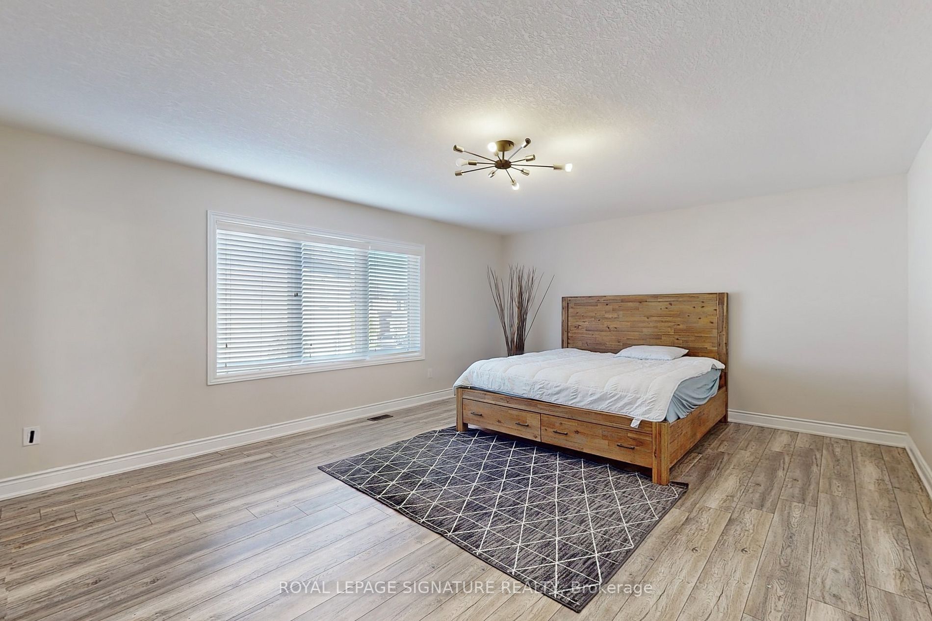 83 Monkton Circ
