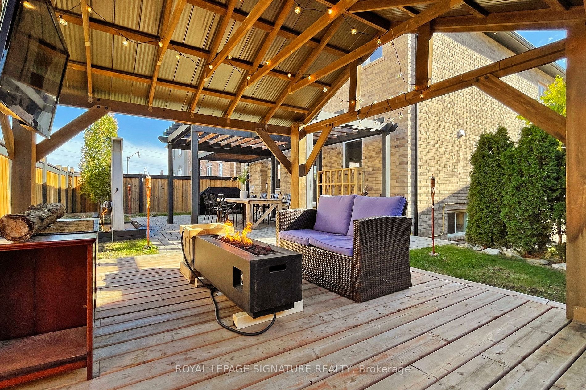 83 Monkton Circ