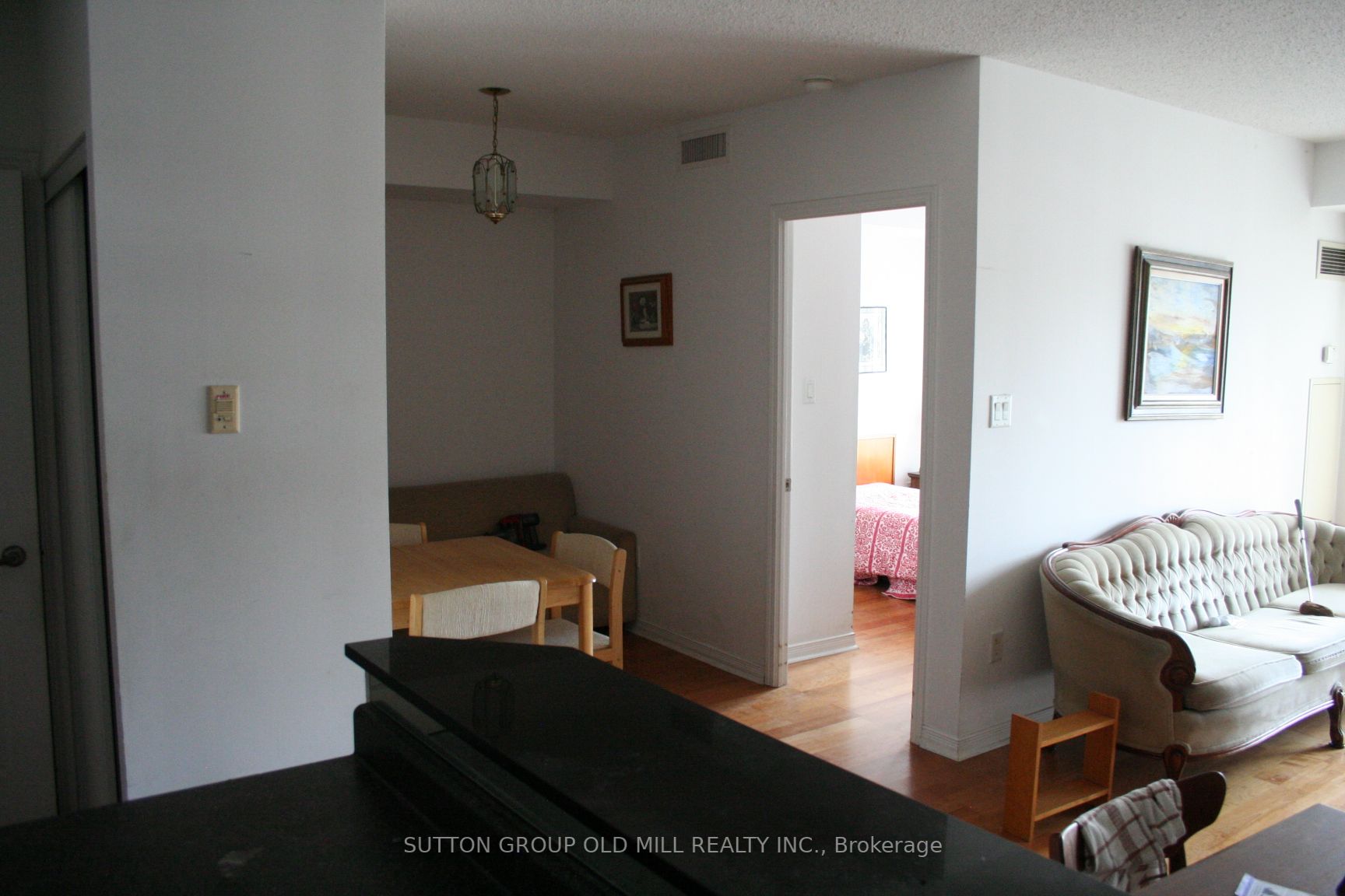 2495 Dundas St.W. St W, #315