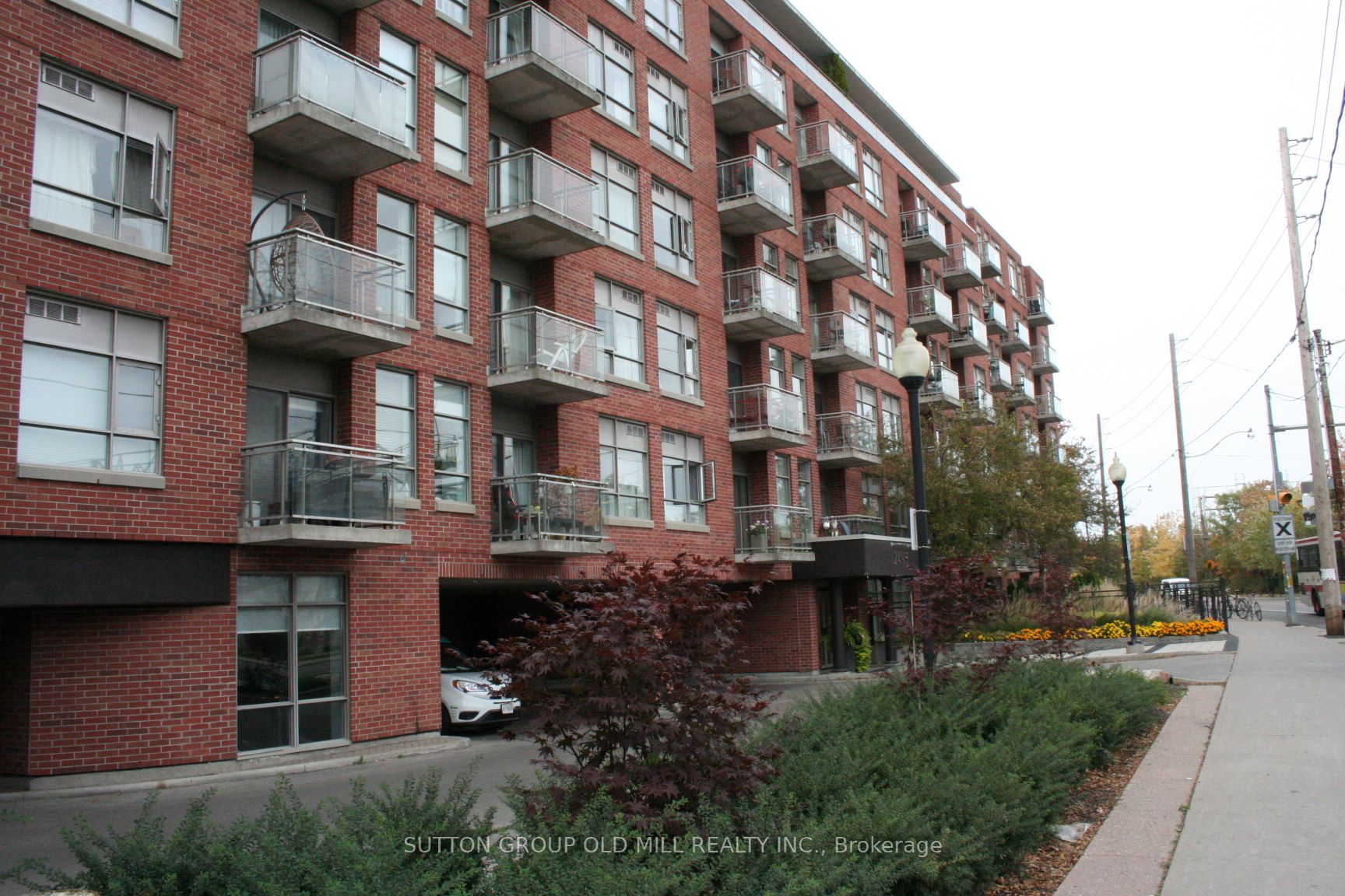 2495 Dundas St.W. St W, #315