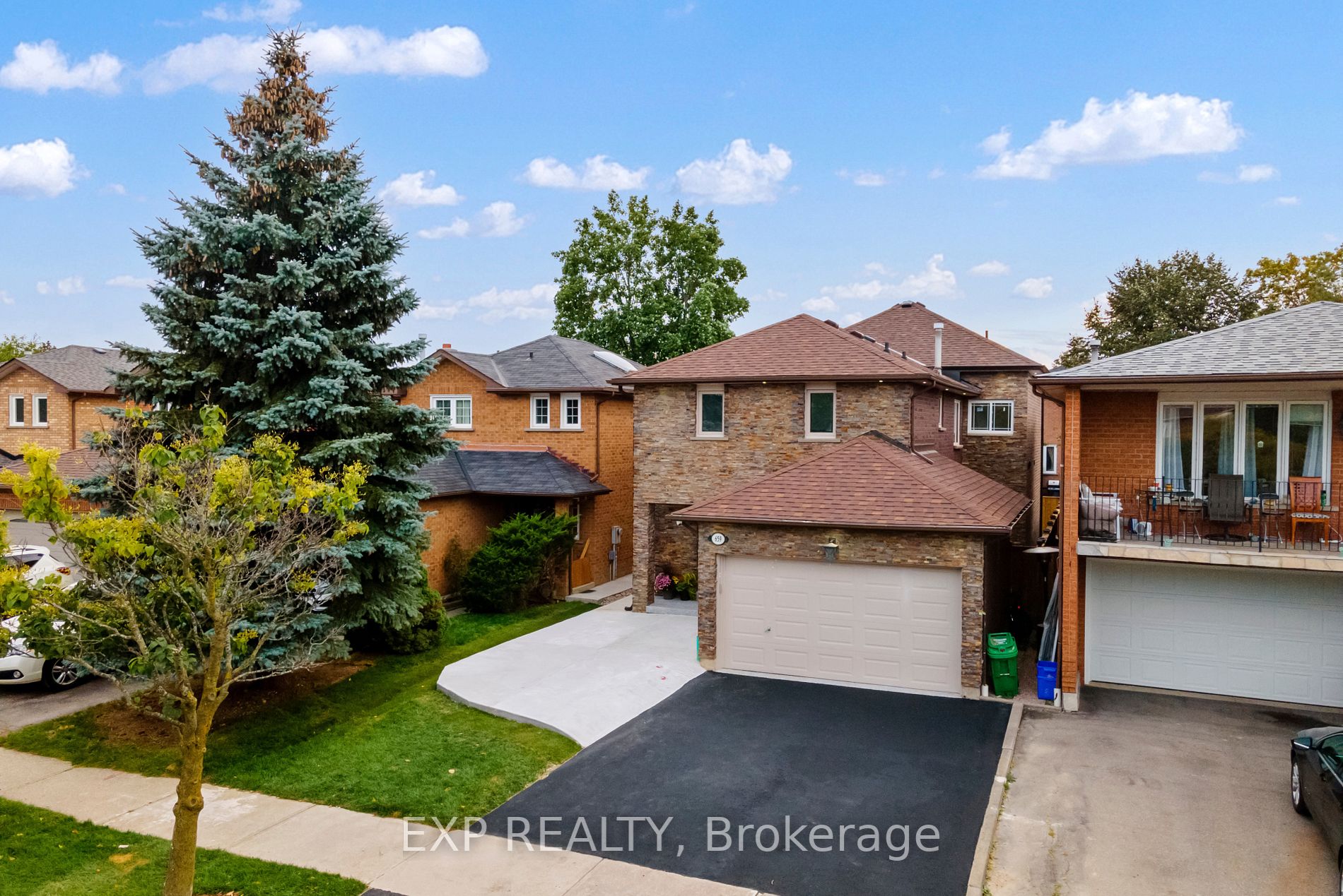 659 Roselaire Tr