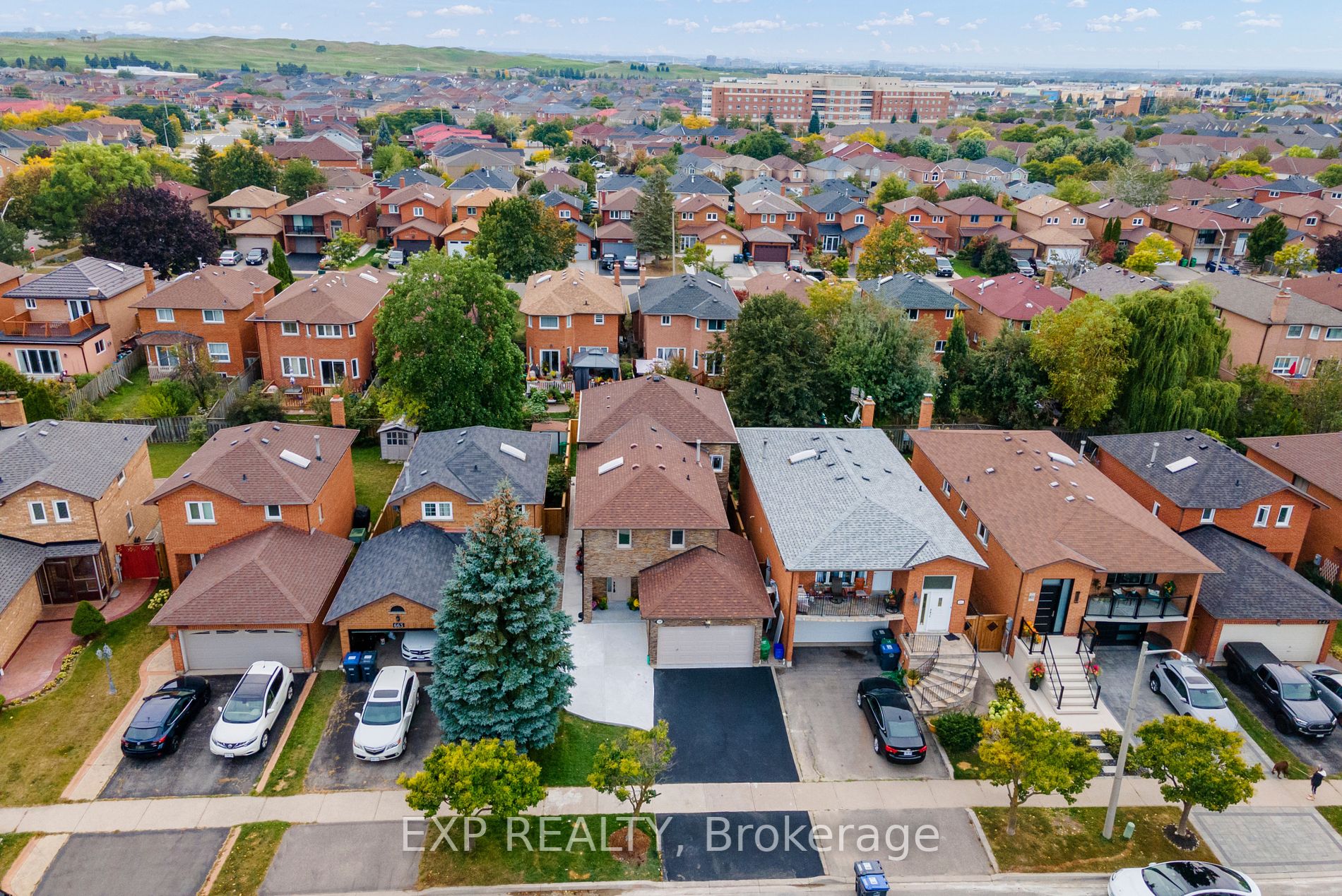 659 Roselaire Tr