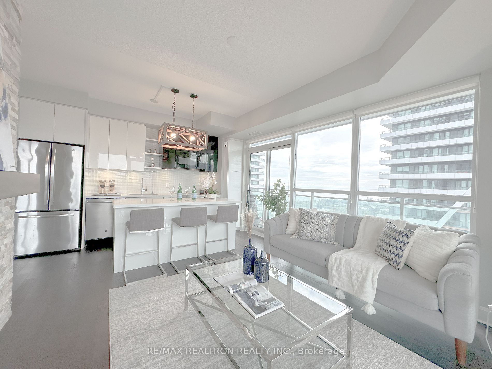 33 Shore Breeze Dr, #1903