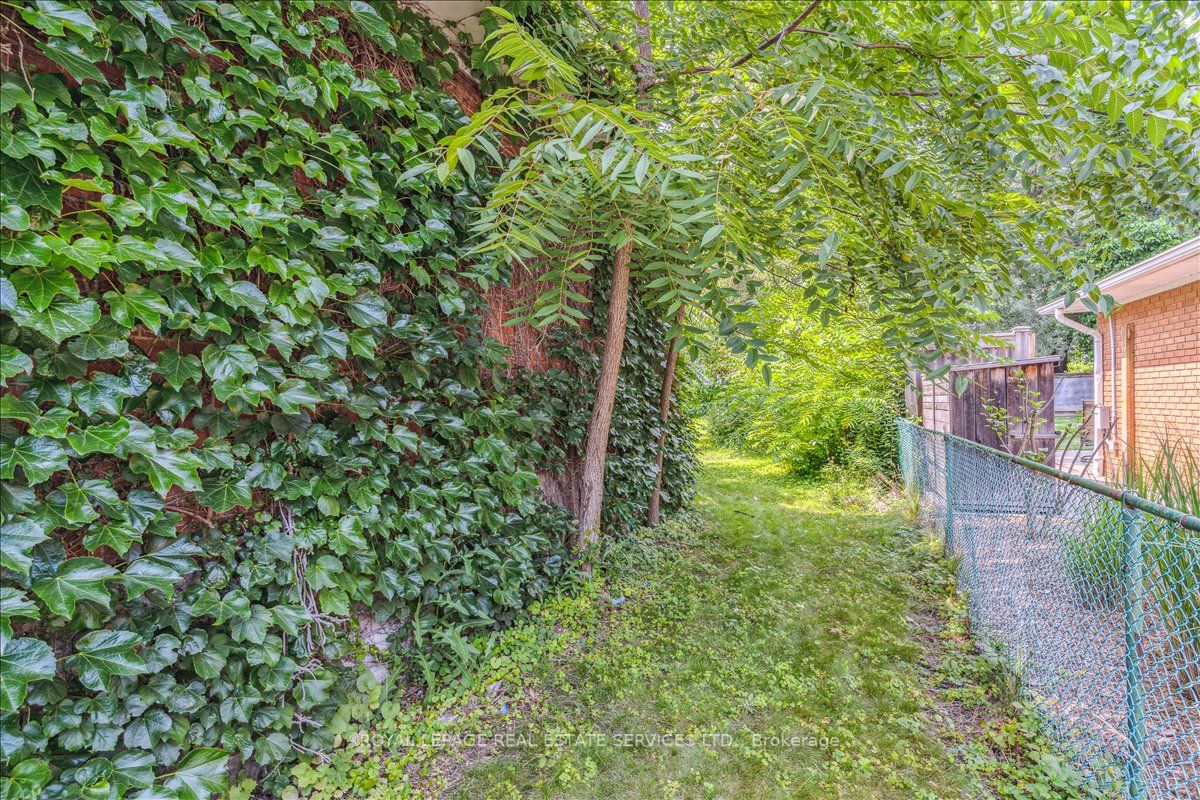326 Sandlewood Rd