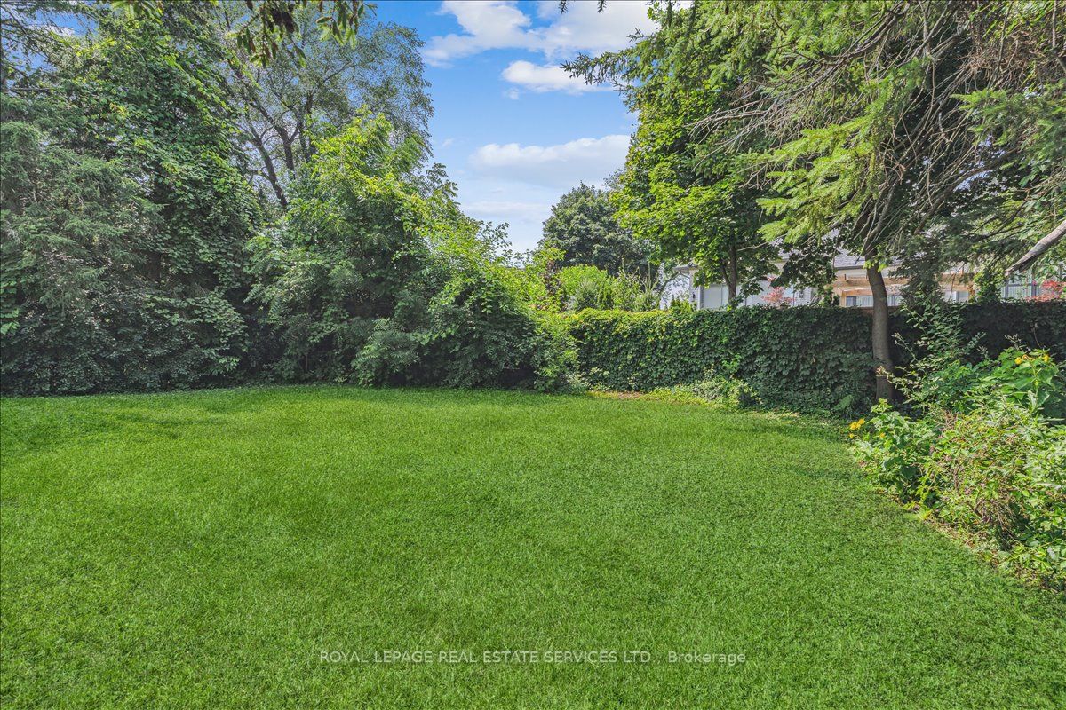 326 Sandlewood Rd