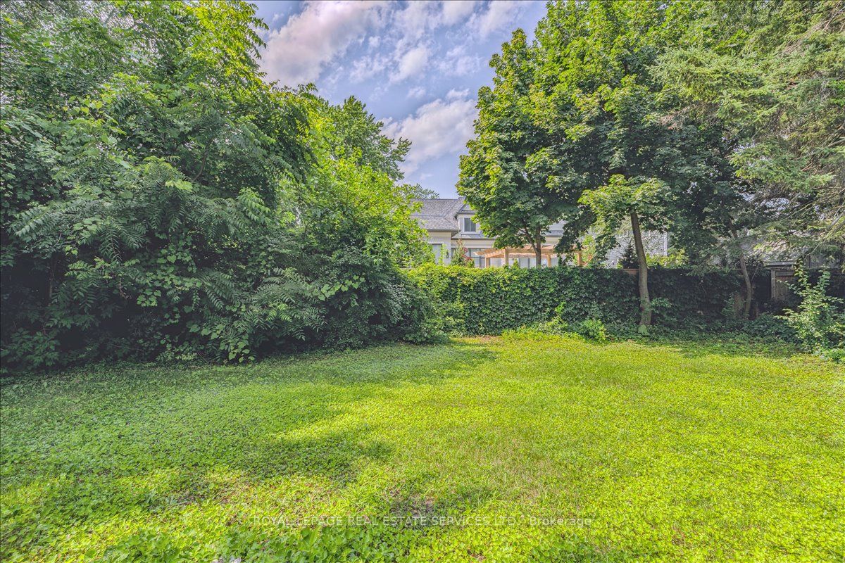 326 Sandlewood Rd