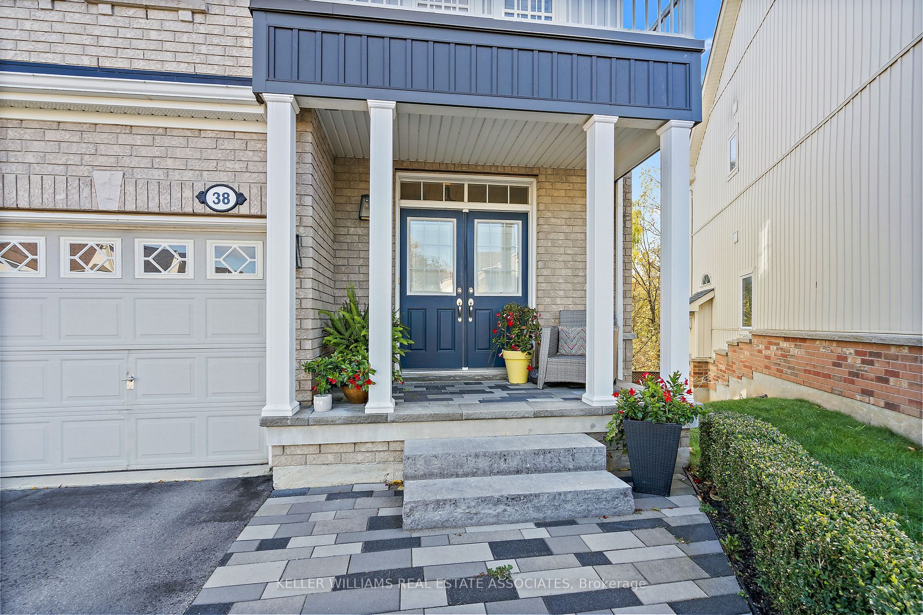 38 Logan Crt