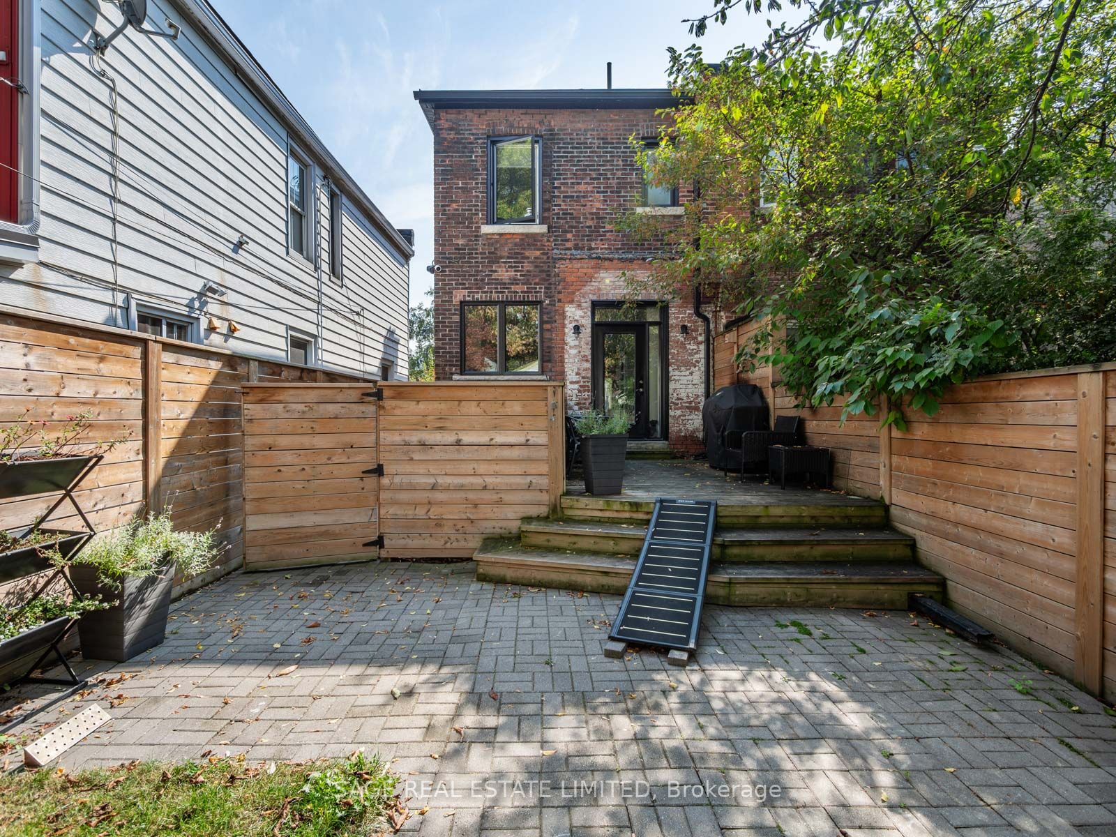 40 Fern Ave