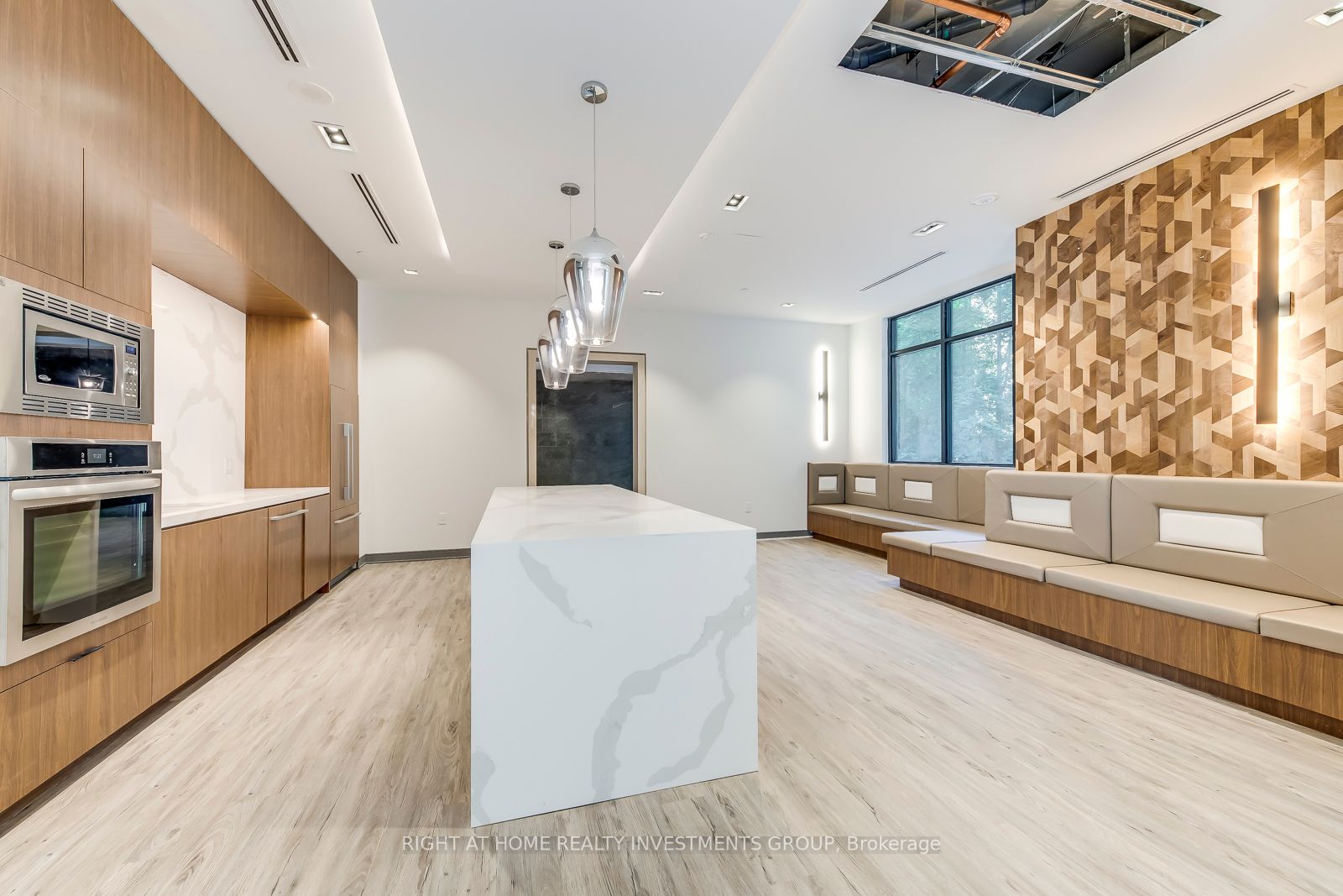 25 Neighbourhood Lane, #414