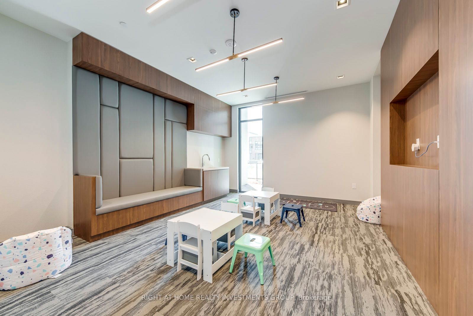25 Neighbourhood Lane, #414