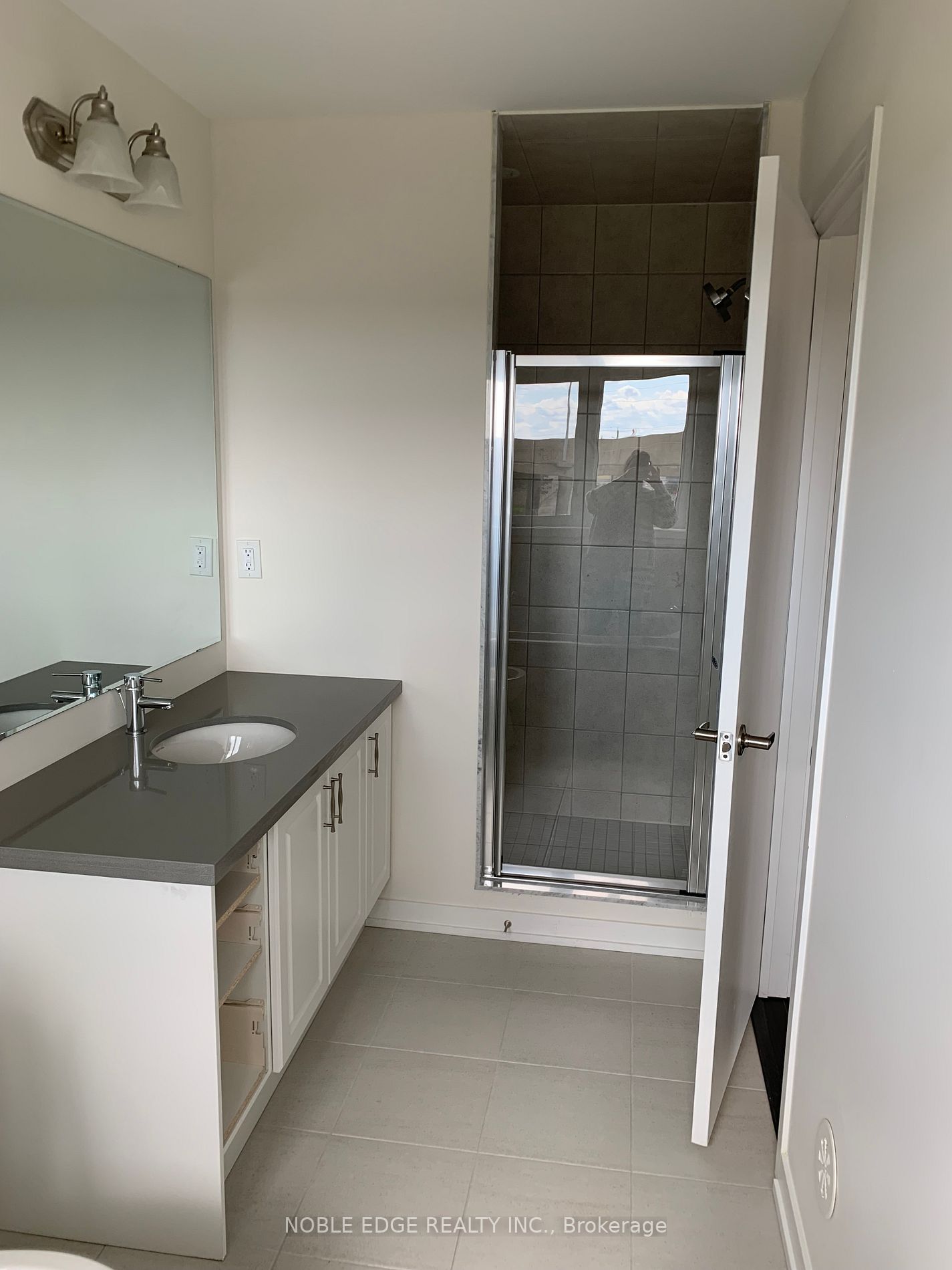 28 Stella Cres