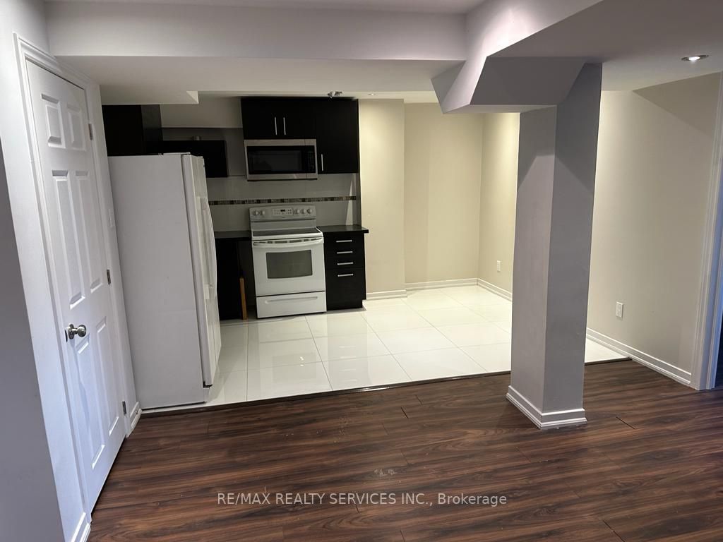 339 Edenbrook Hill Dr, #Lower