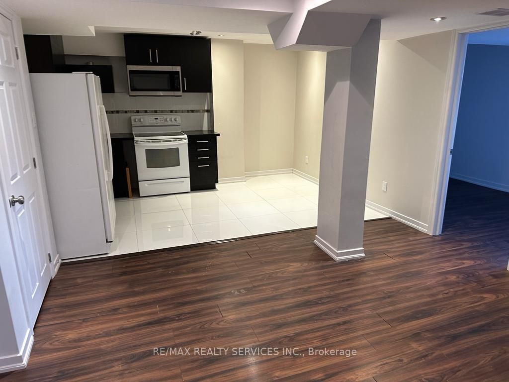 339 Edenbrook Hill Dr, #Lower