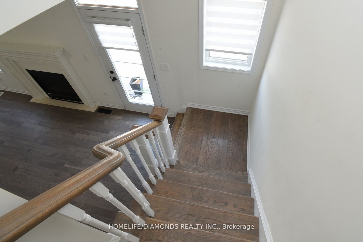 1363 Chretien St