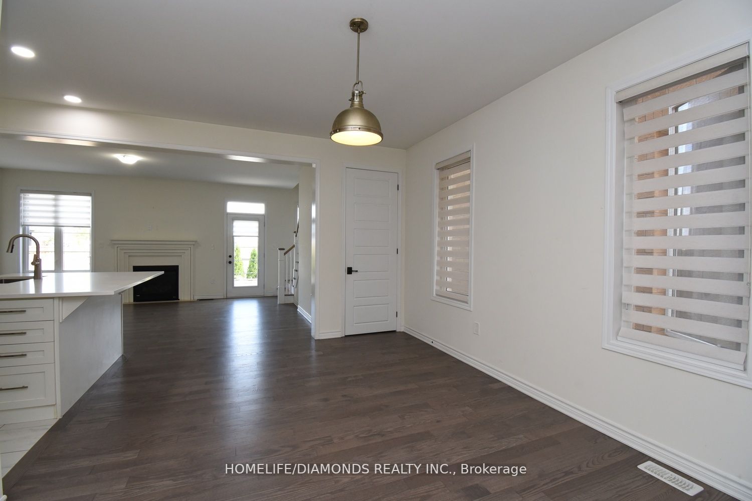 1363 Chretien St