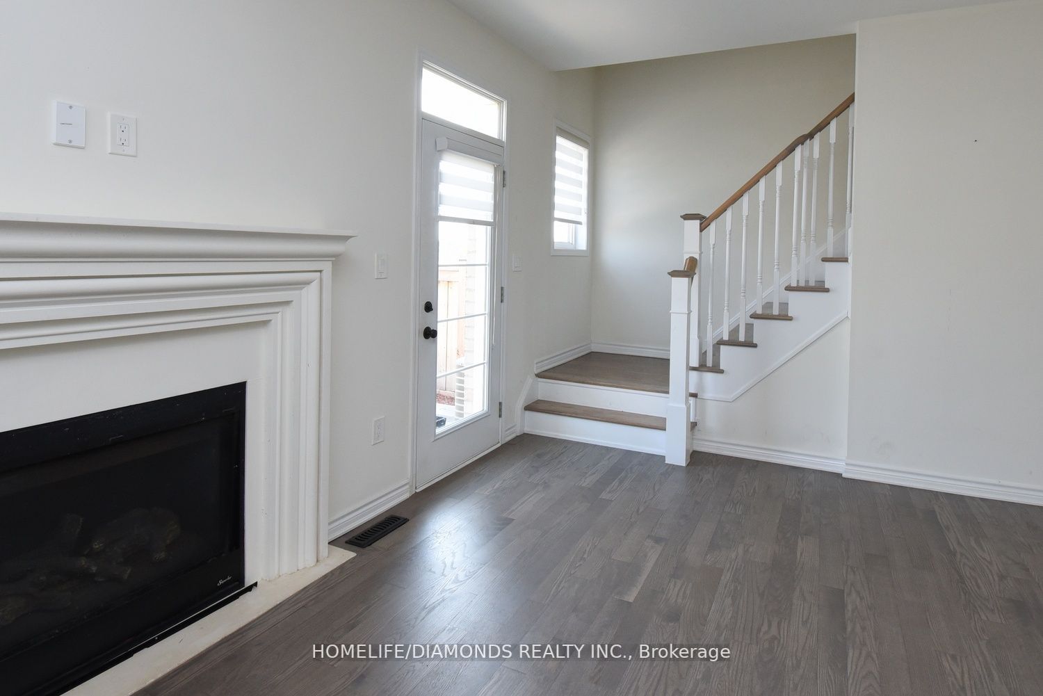 1363 Chretien St