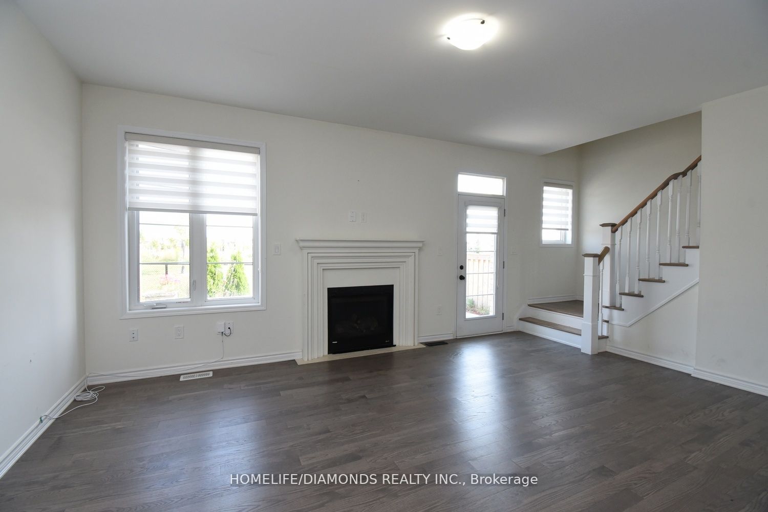 1363 Chretien St