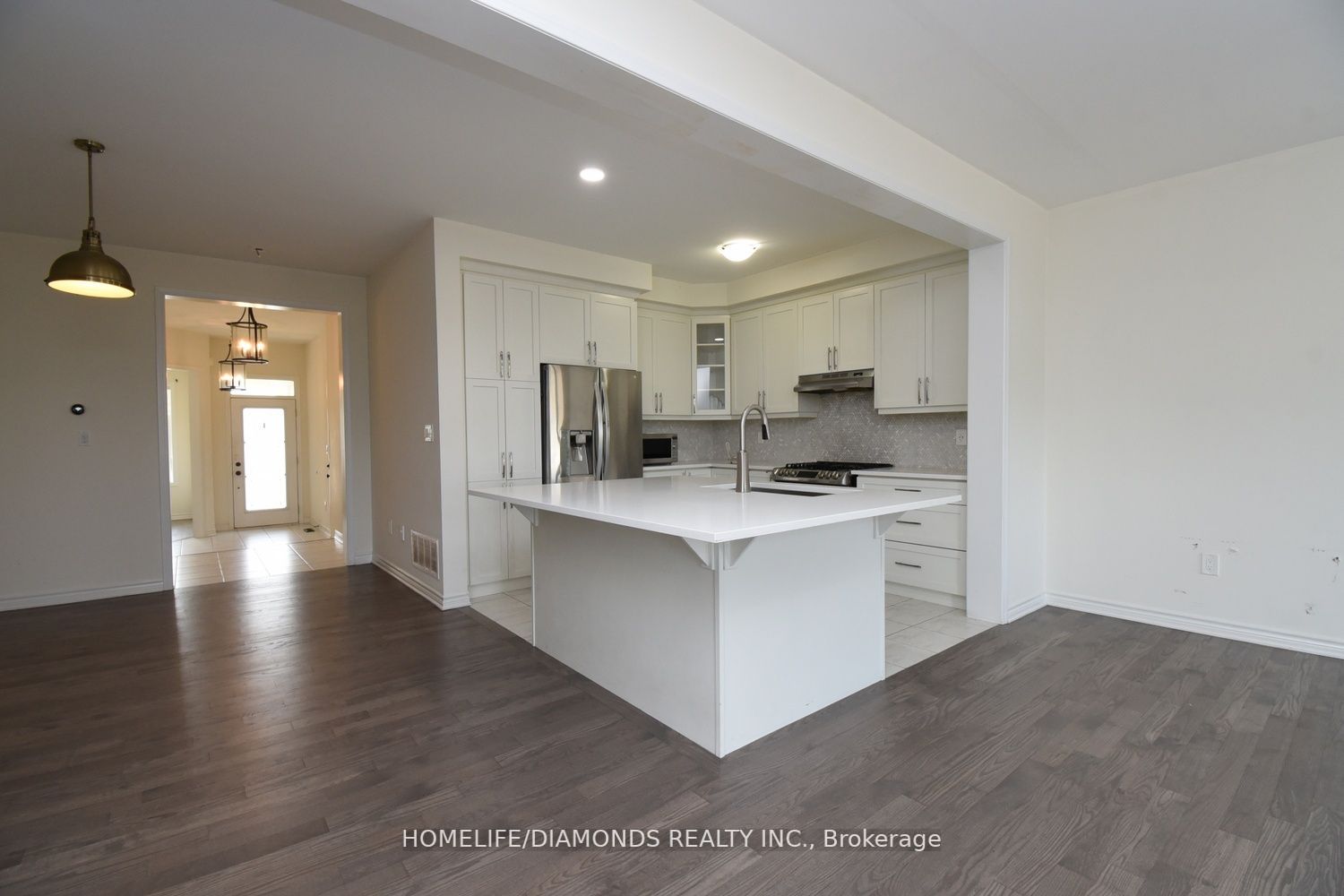 1363 Chretien St