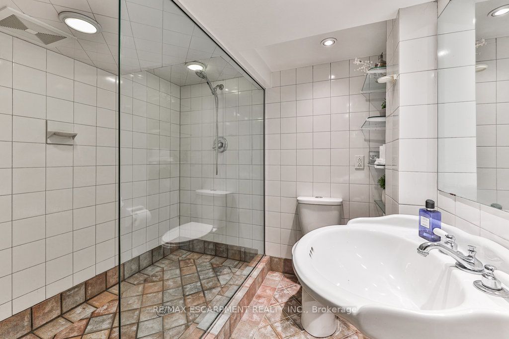8 Kingswood Rd