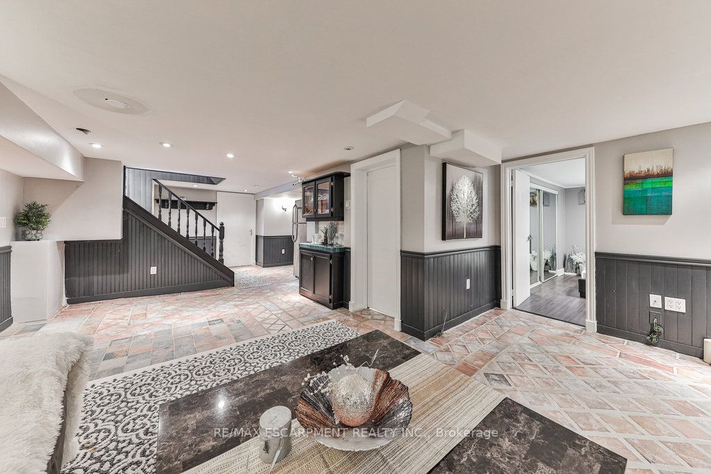 8 Kingswood Rd