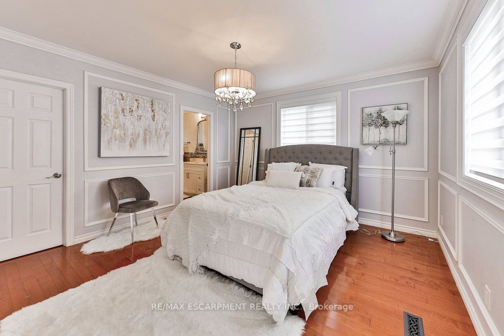 8 Kingswood Rd