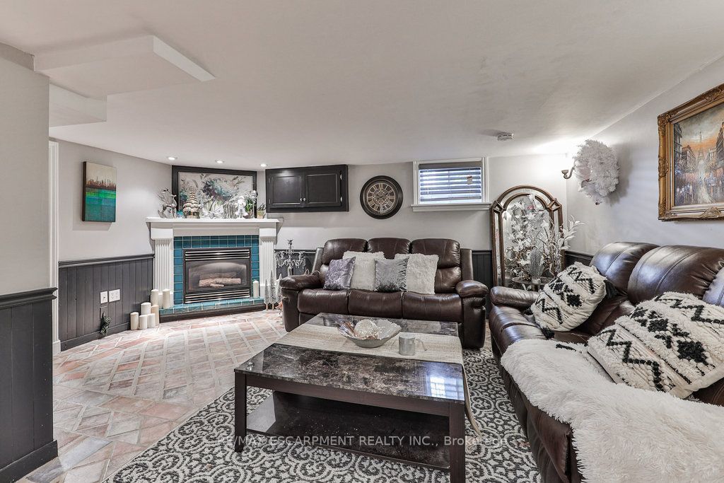 8 Kingswood Rd