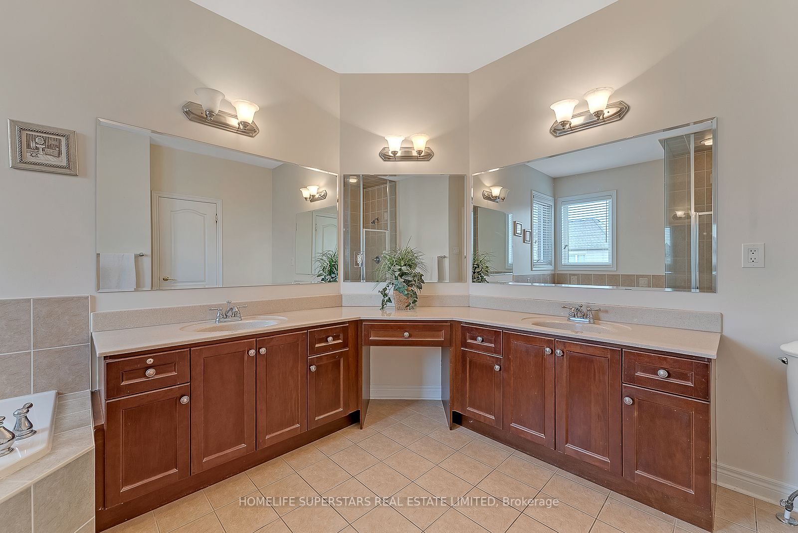 36 Quatro Cres