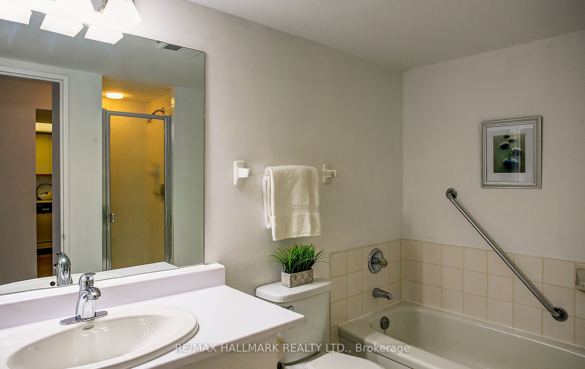 75 King St E, #1706