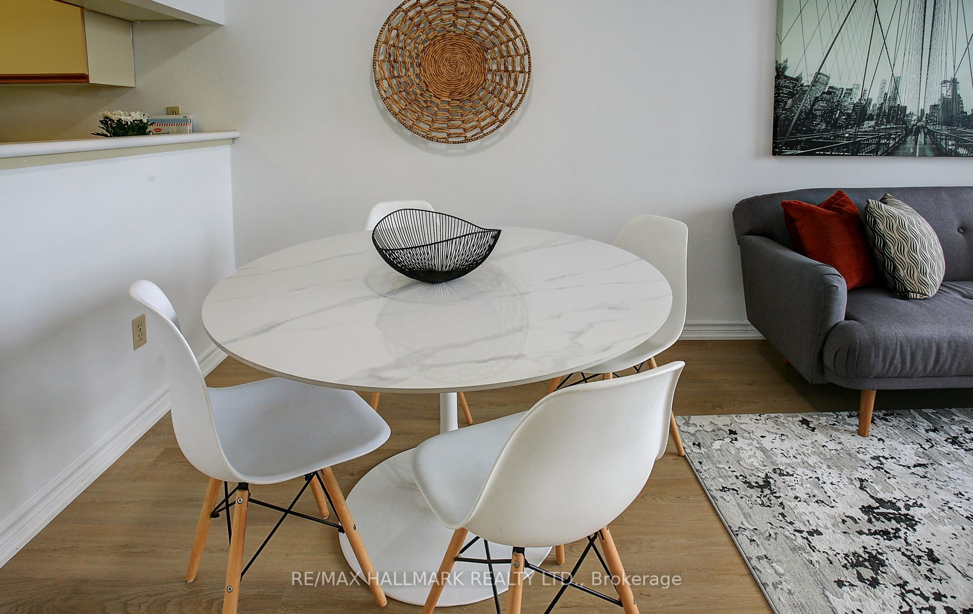 75 King St E, #1706