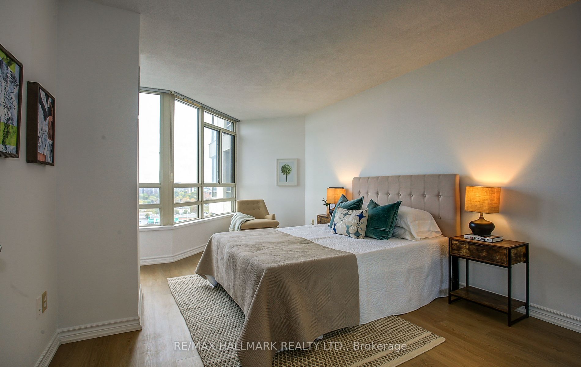 75 King St E, #1706