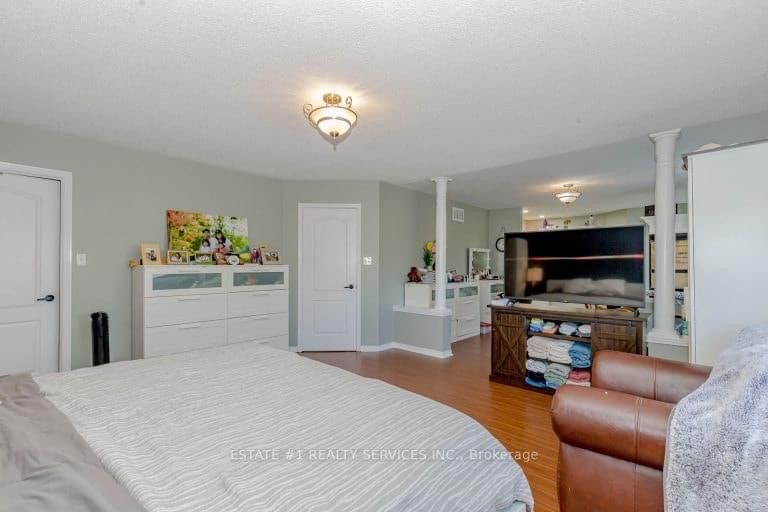 18 Tideland Dr