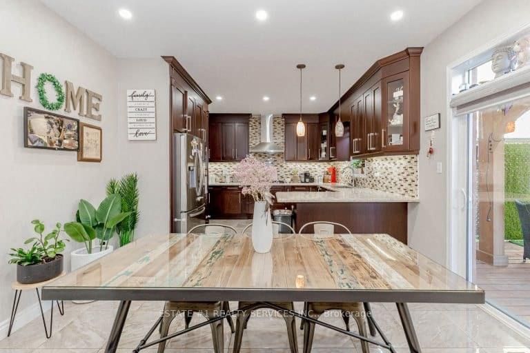 18 Tideland Dr