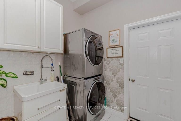 18 Tideland Dr
