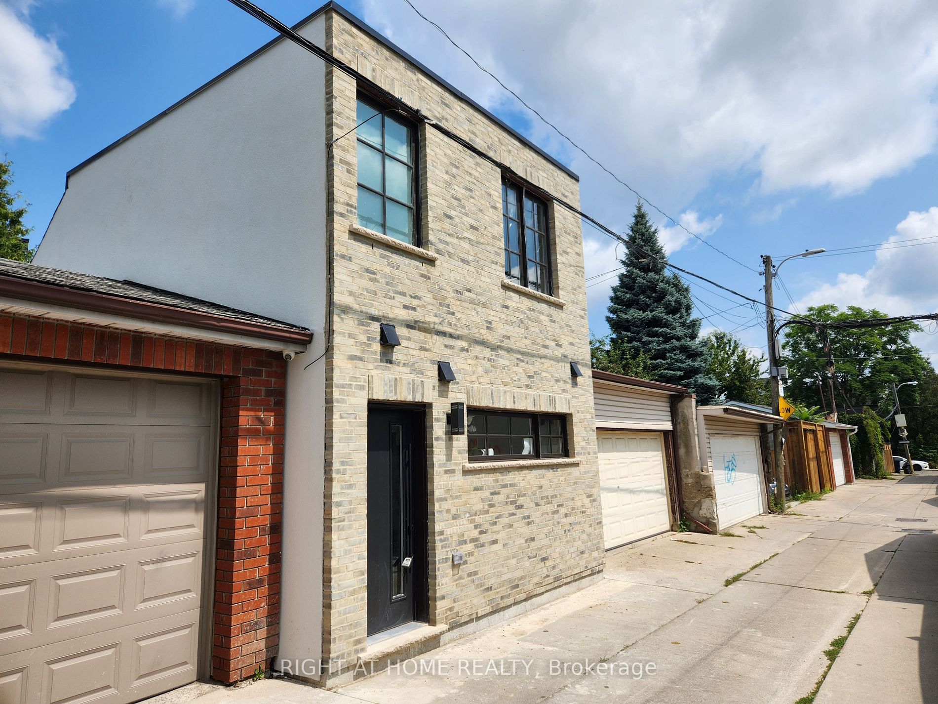 95 Hallam St, #Laneway