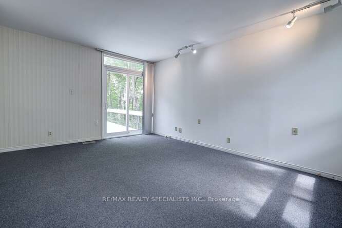 2411 Hammond Rd