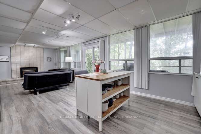 2411 Hammond Rd