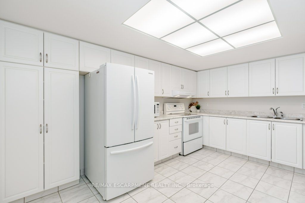 1201 North Shore Blvd E, #404