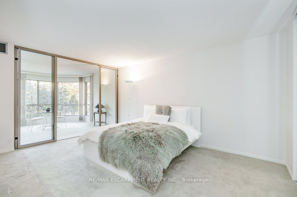 1201 North Shore Blvd E, #404