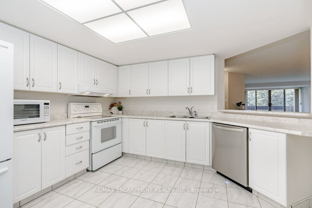 1201 North Shore Blvd E, #404